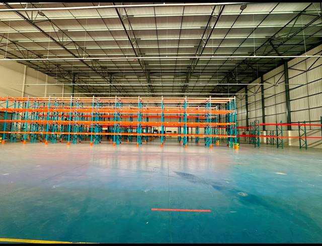 3,234M² WAREHOUSE FOR SALE IN COSMO BUSINESS PARK